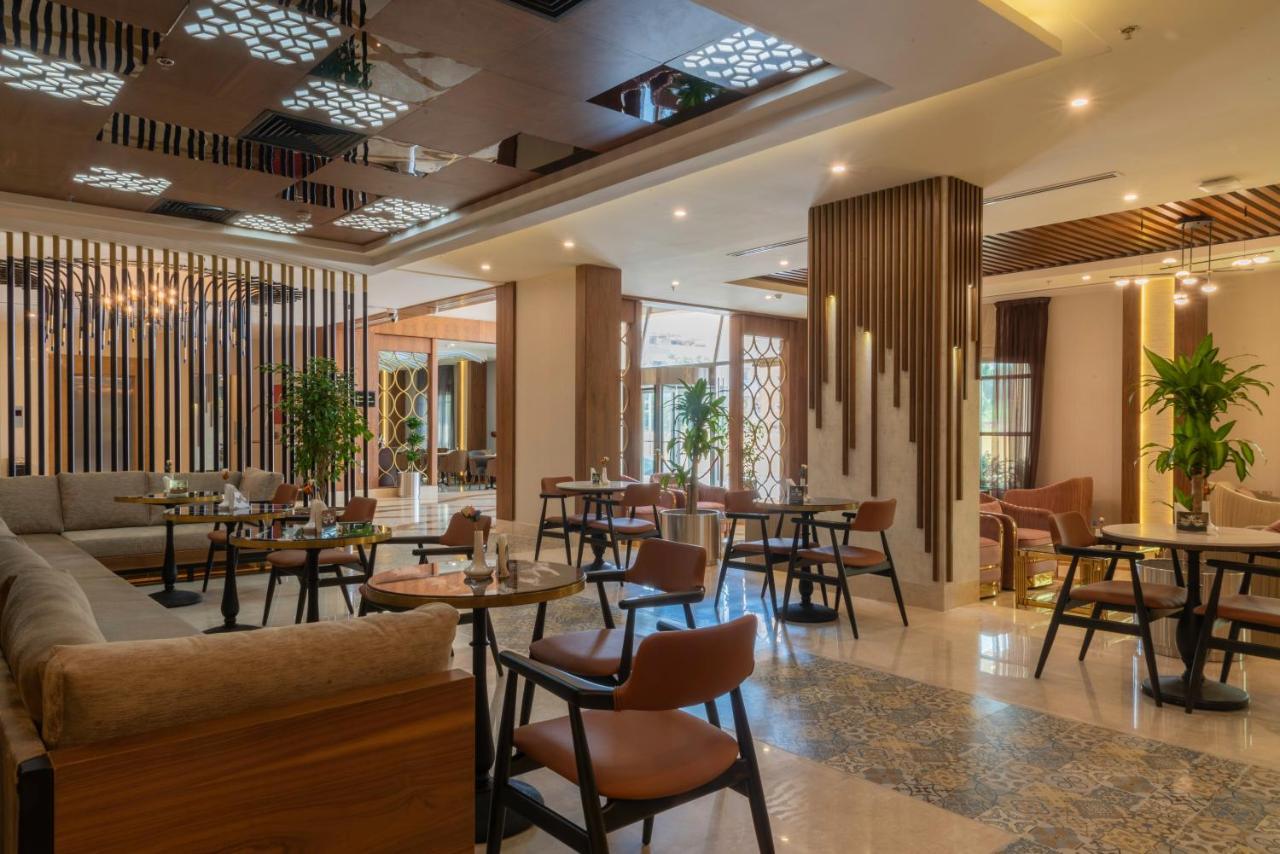Emerald Hotel