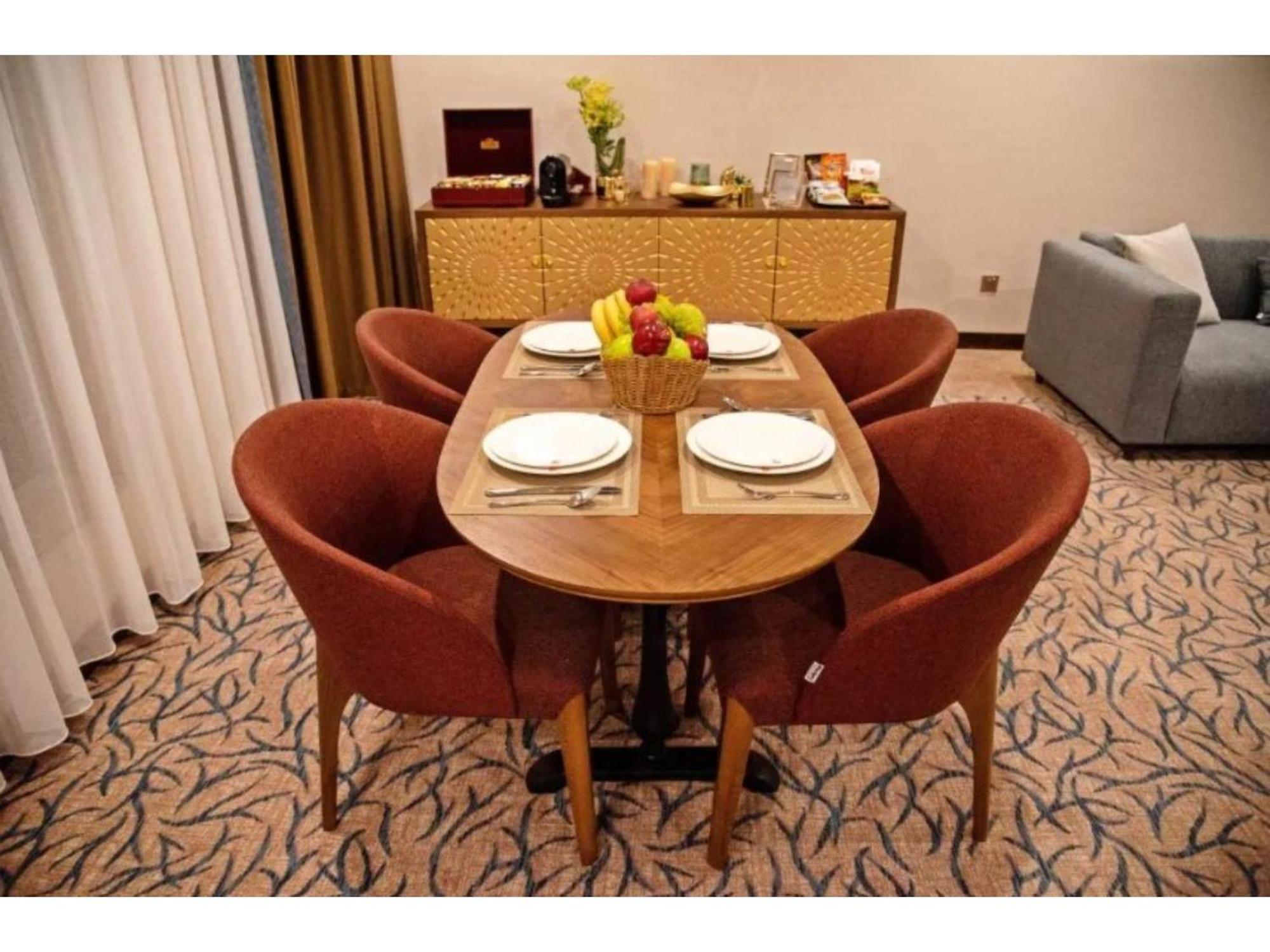 Hotel Emerald 4*