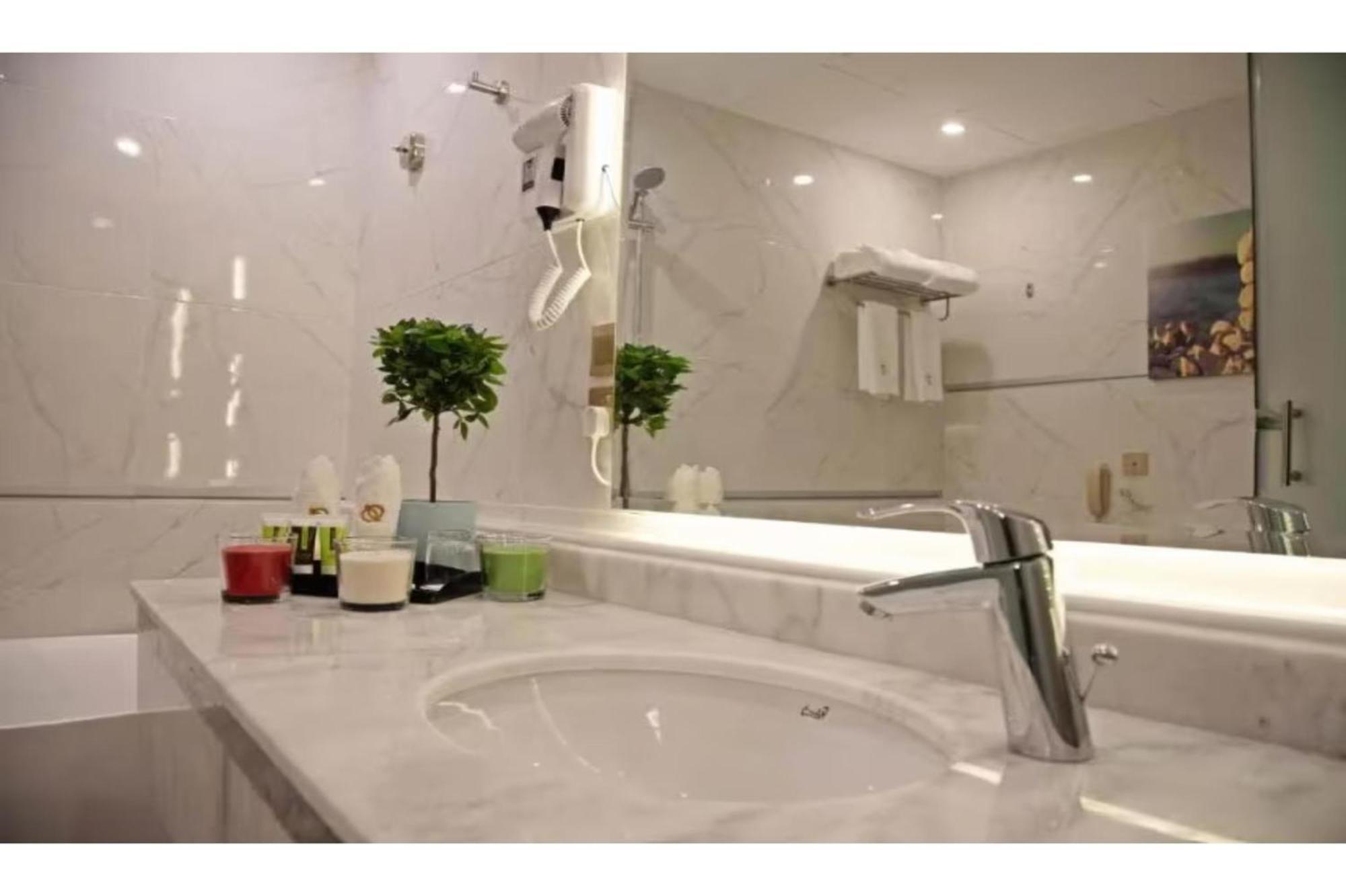 Hotel Emerald 4*